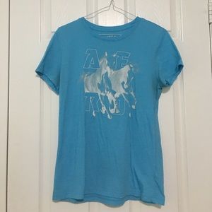 super pretty light sky blue and white graphic tee